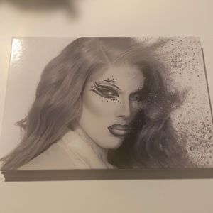 Jeffree Star Cosmetics Cremated Palette
